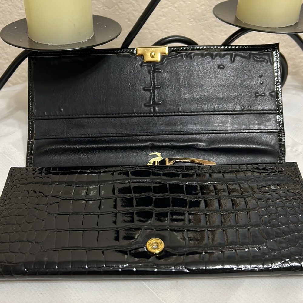 Women’s Wallets - Picture 5 of 8